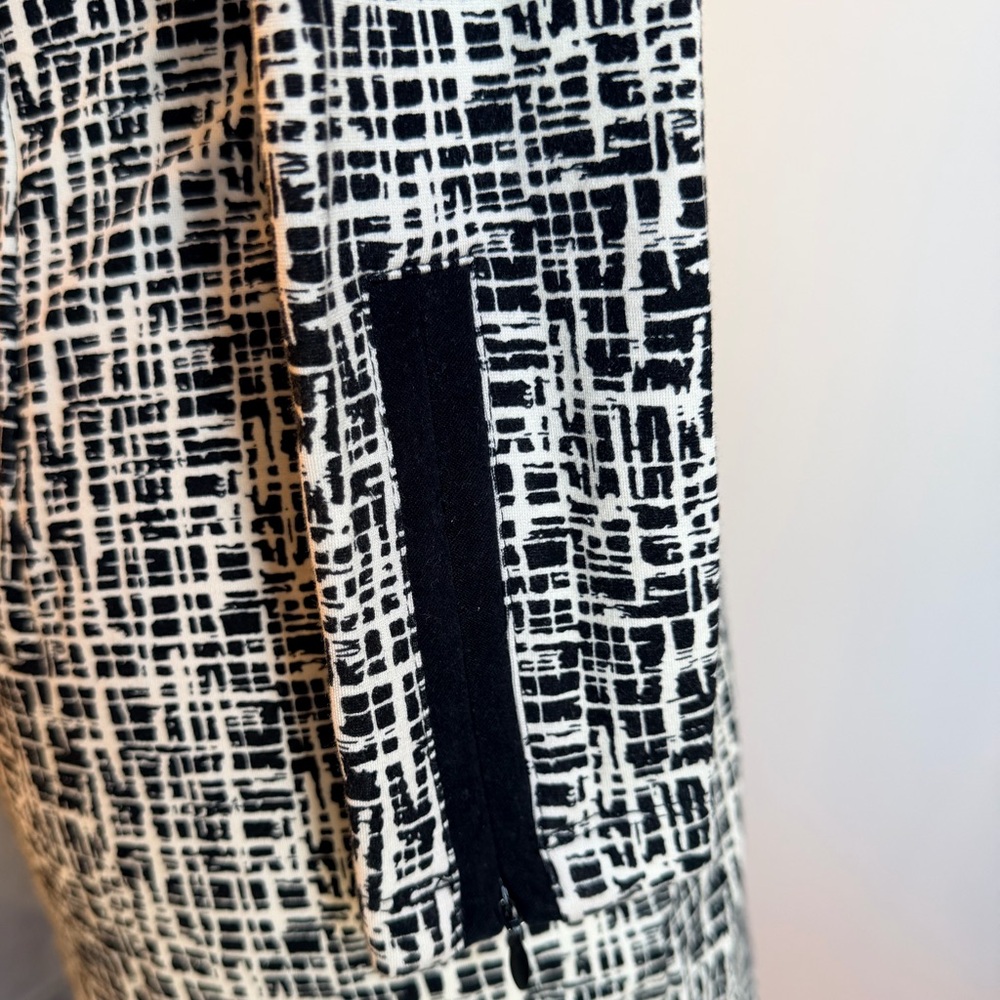 J. McLaughlin Elegant Black and White Patterned Dress XS - Picture 7 of 14